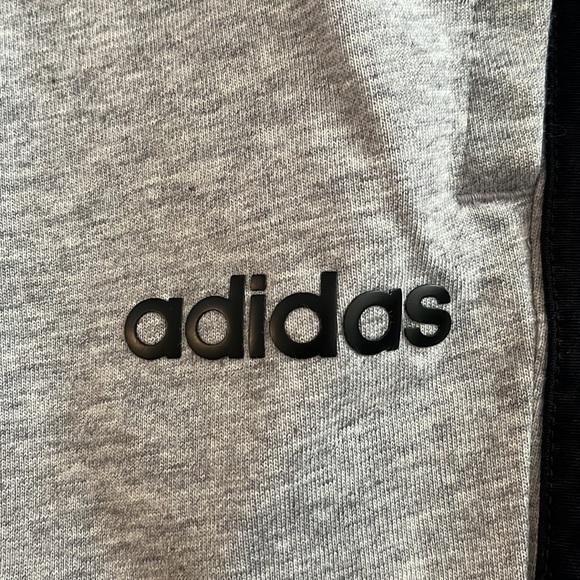 NWOT MENS ADIDAS SWEATPANTS SIZE SMALL - Picture 2 of 3